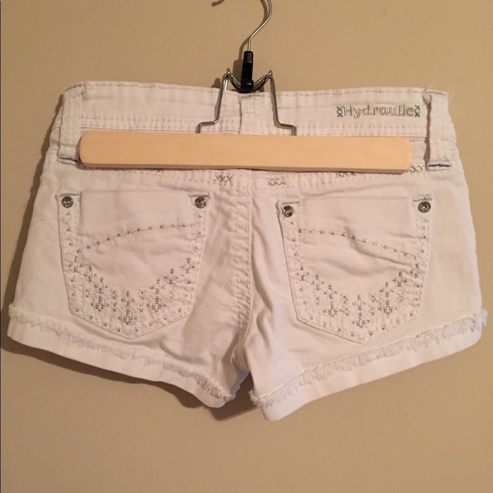 Hydraulic shorts